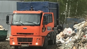 В Радужном убрали незаконную свалку