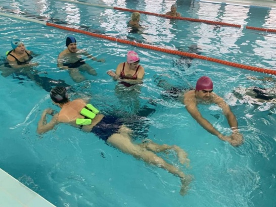 В КЦСОиР "Озёрский" возобновили занятия по плаванию в отделении социальной реабилитации