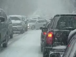 Управление ГИБДД МВД России по Московской области предупреждает о плохих дорожных условиях из-за погоды и призывает водителей быть осторожнее