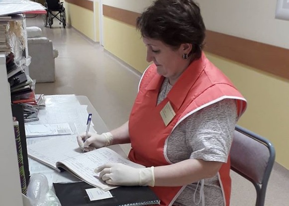 Медсестра из Воскресенска радует пациентов собственными стихотворениями