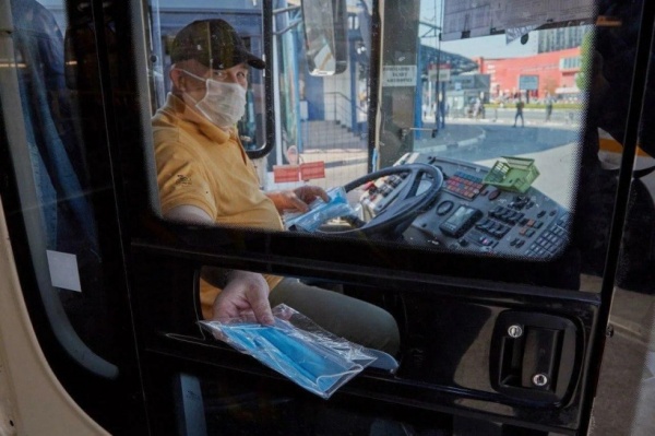 Масками обеспечат всех водителей автобусов