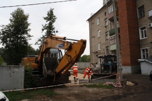 Еще в нескольких дворах появились новые парковочные места