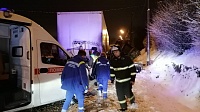 Из-за снегопада в Луховицах МАЗ врезался в опору ЛЭП