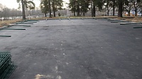 В Озерах устанавливают скейт-площадку