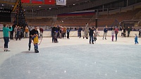 В праздничные дни сотрудники полиции провели акцию "Безопасные каникулы" в конькобежном центре "Коломна" (ФОТО)