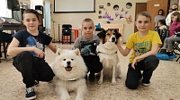 Собаки-терапевты побывали в КЦСОиР "Коломенский"