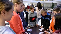 Екатерина Лобышева и Денис Лебедев встретились с юными спортсменами