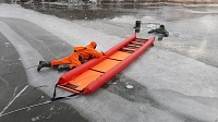 Озерские спасатели отработали действия по спасению утопающего