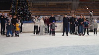 В праздничные дни сотрудники полиции провели акцию "Безопасные каникулы" в конькобежном центре "Коломна" (ФОТО)