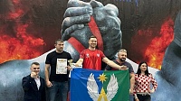 Луховичане победили в соревнованиях по армрестлингу