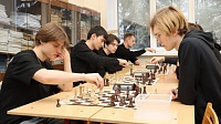 Студенты сразились в шахматы