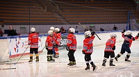 Юные хоккеисты тренировались на ледовой арене
