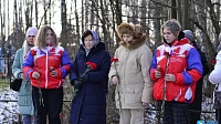 Луховицкие добровольцы возложили цветы к месту захоронения военнослужащих 