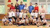 Коломенские футболисты показали футбольные финты дошкольникам